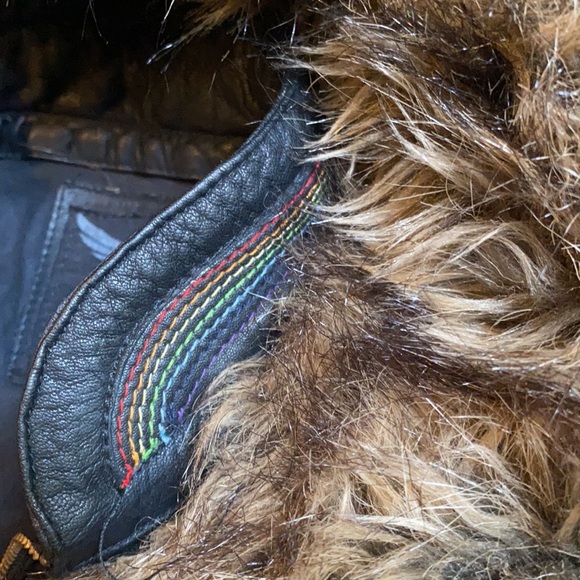 Anahata 💚 Designs Leather Jacket w/ hood and removable sleeves Handmade in Bali - Picture 11 of 15